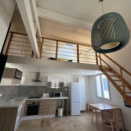 Appartement Avec Vue Sur L Eglise Des Saintes Екстер'єр фото