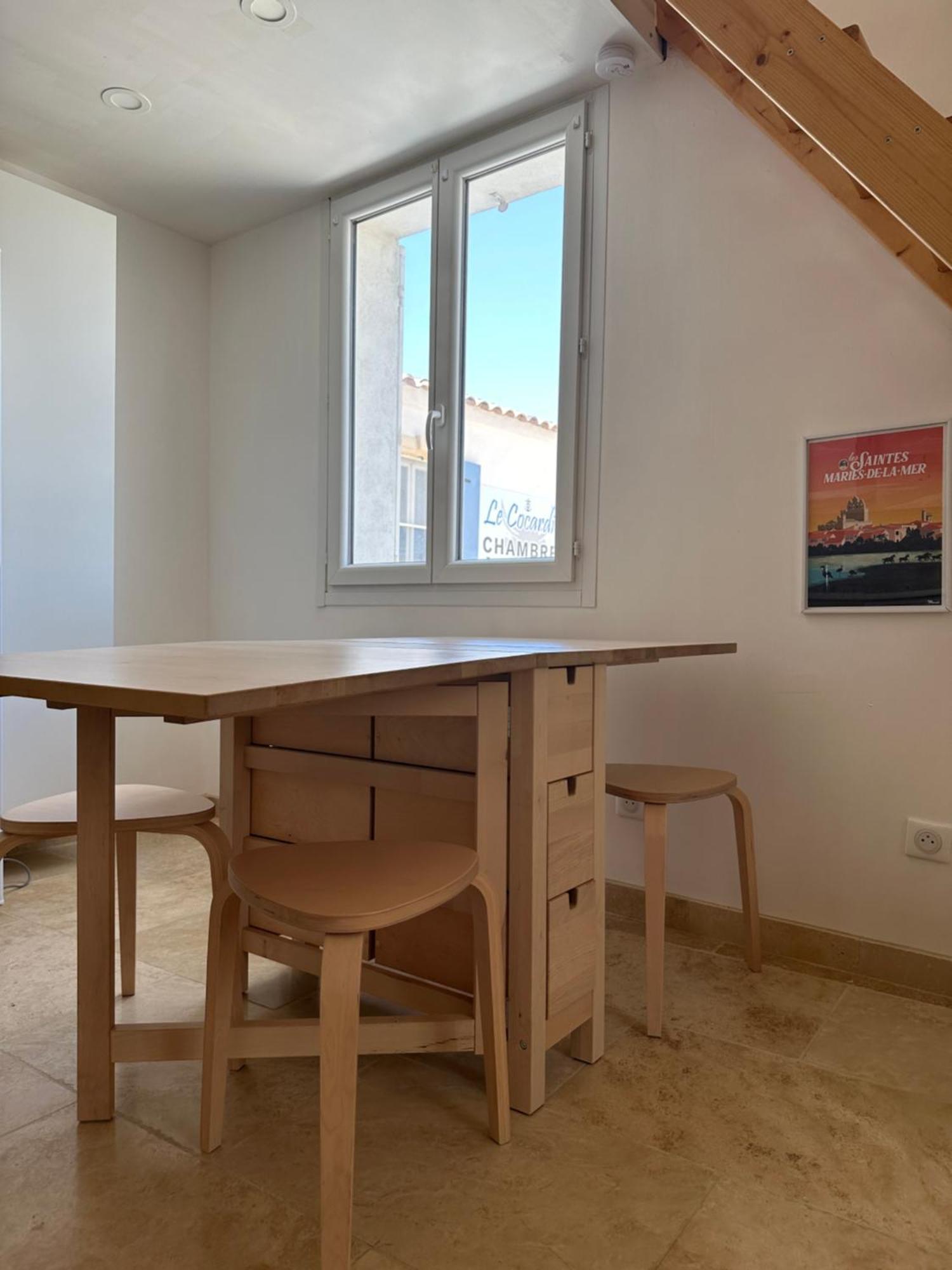 Appartement Avec Vue Sur L Eglise Des Saintes Екстер'єр фото