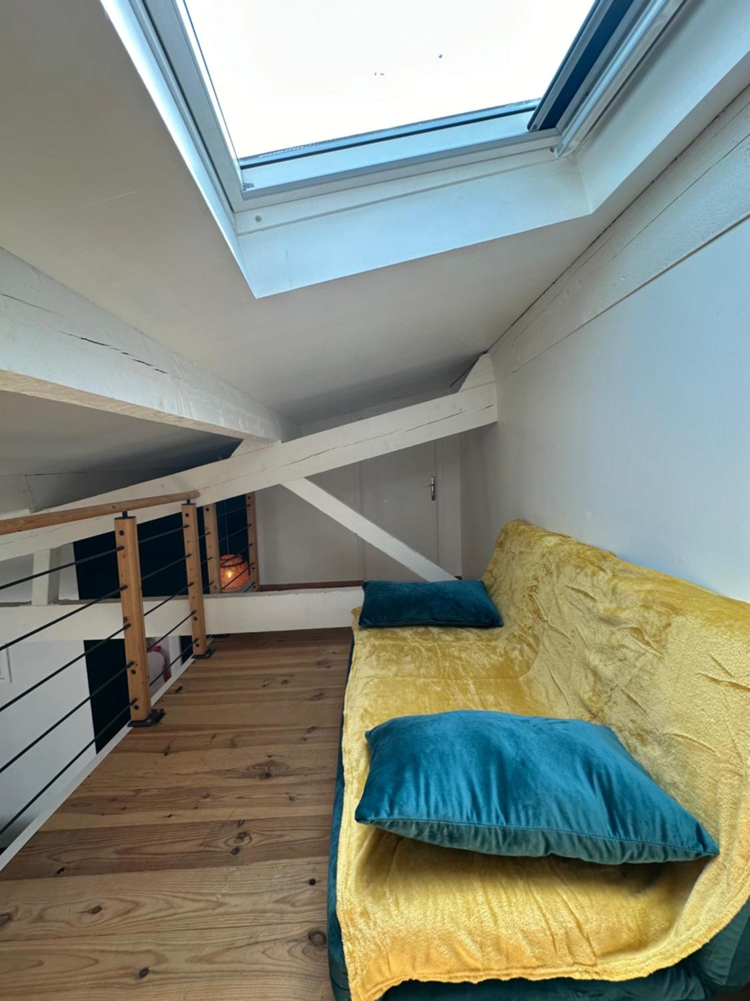 Appartement Avec Vue Sur L Eglise Des Saintes Екстер'єр фото